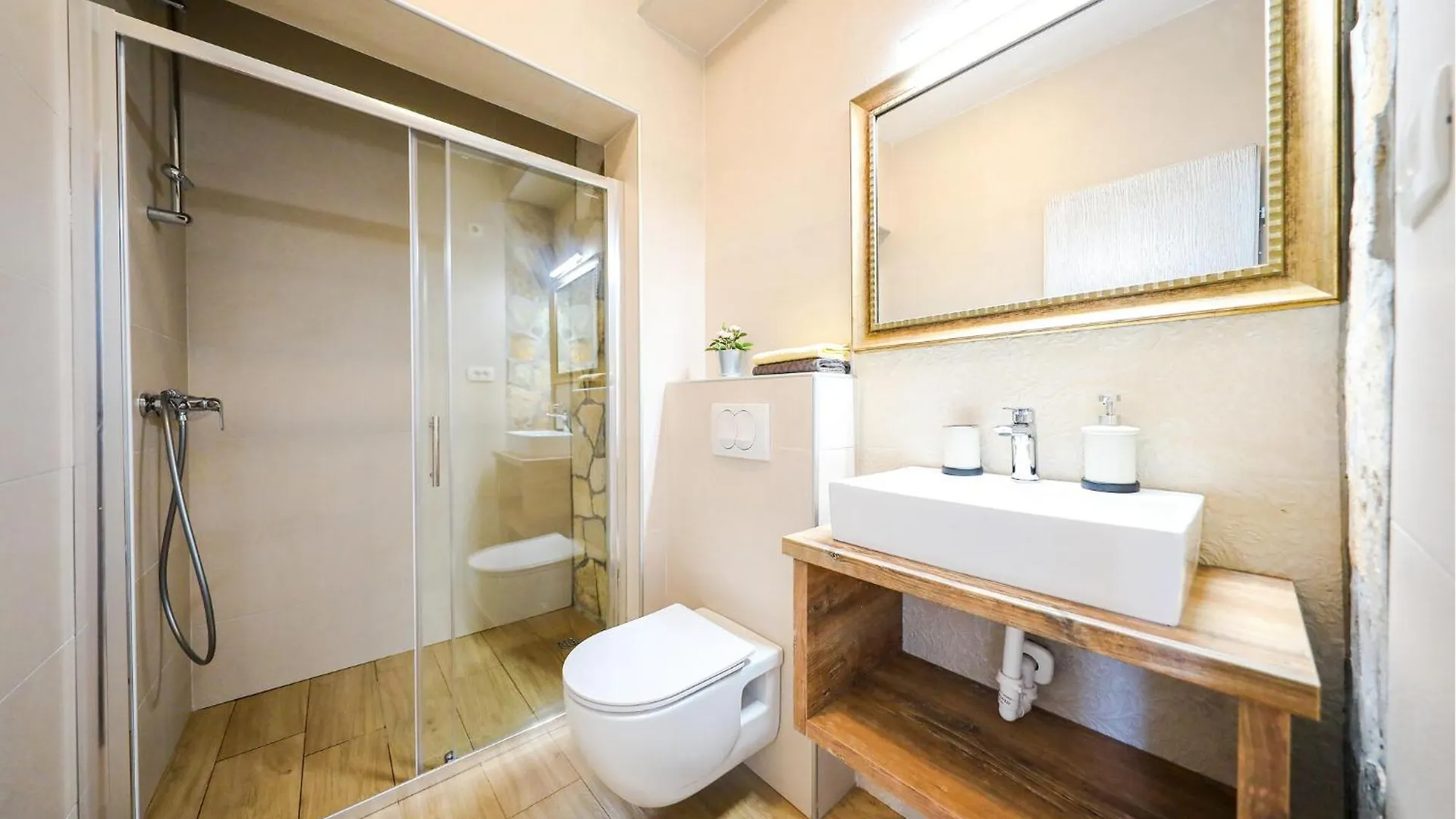 Amazing Home In Pridraga 0*,