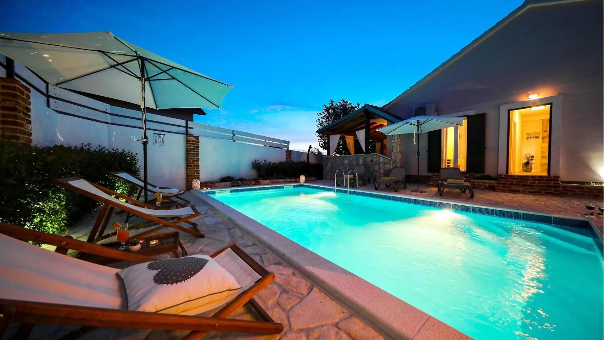 別荘 Amazing Home In Pridraga
