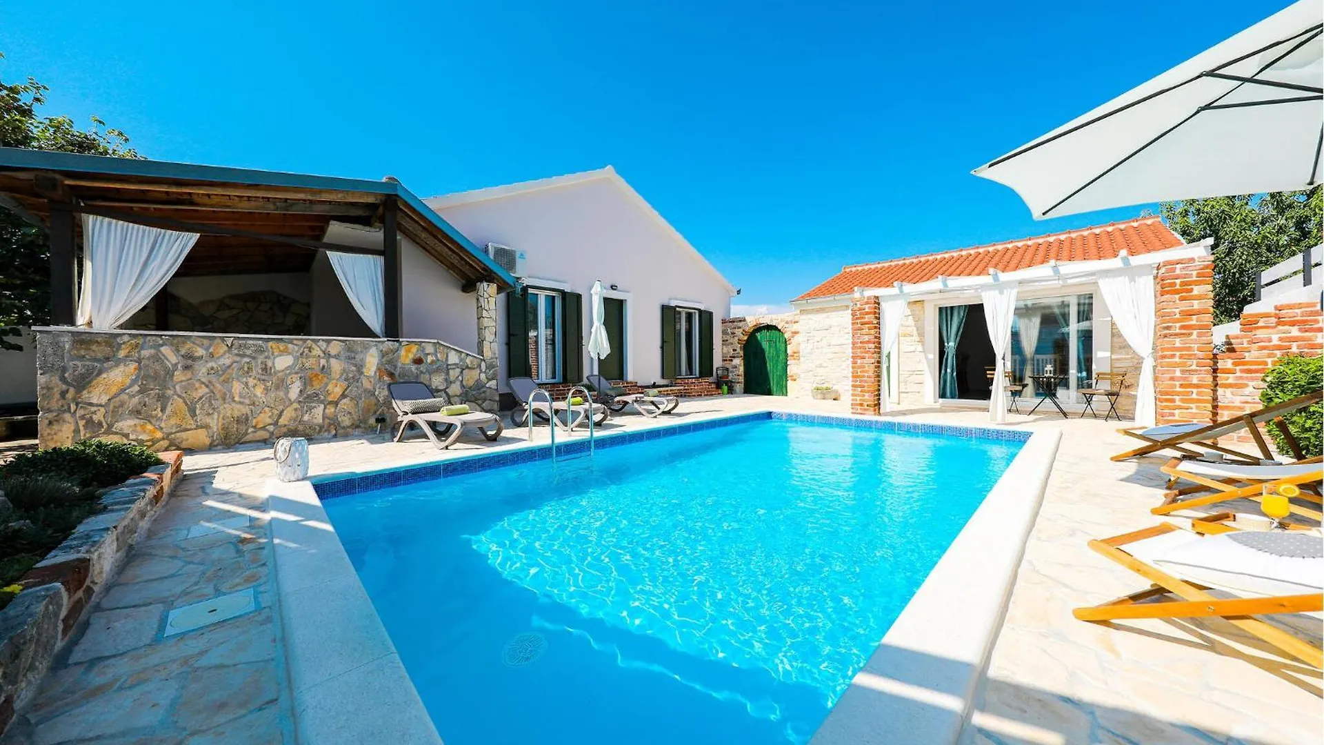 Amazing Home In Pridraga 別荘