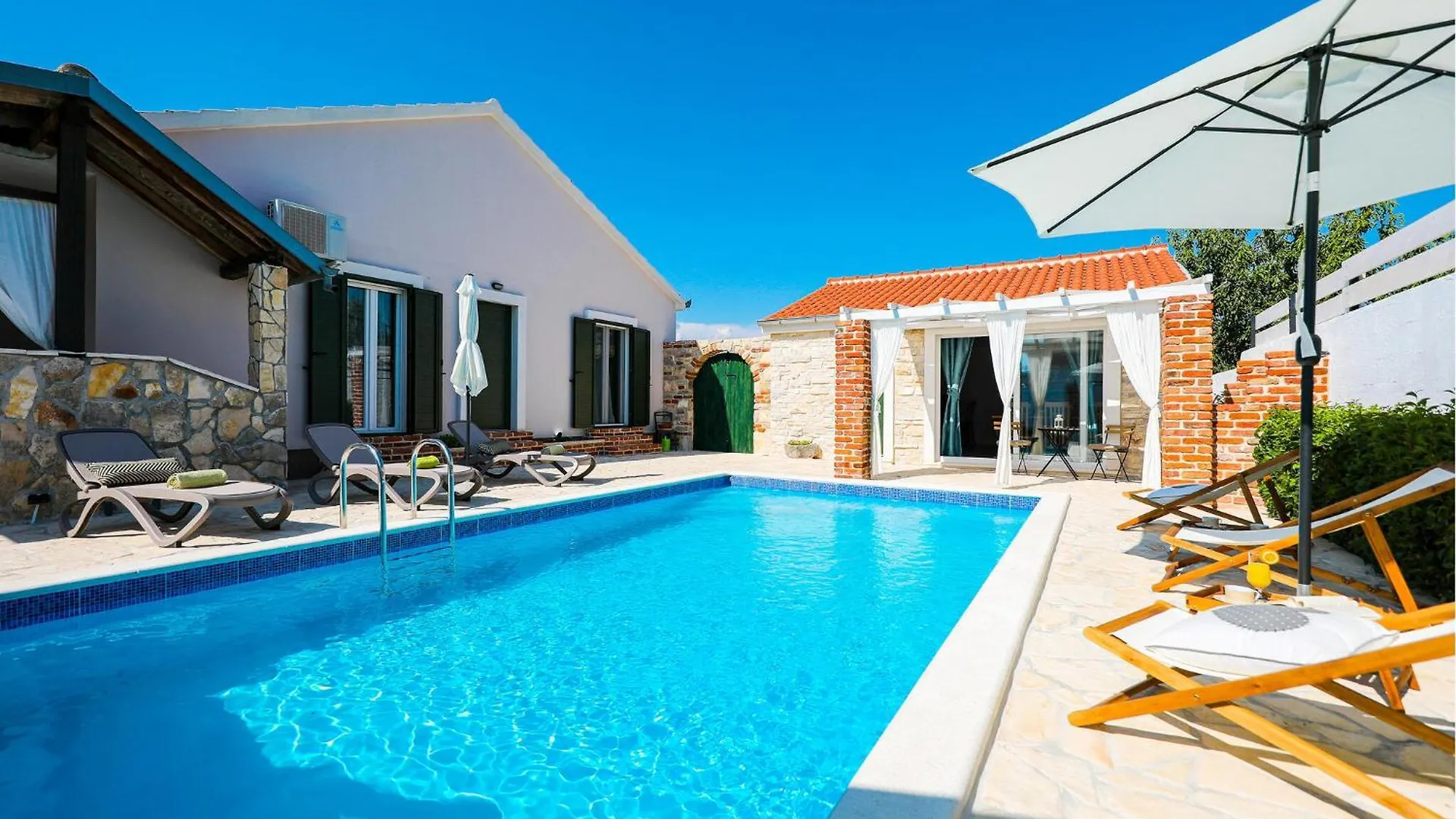 Amazing Home In Pridraga 別荘